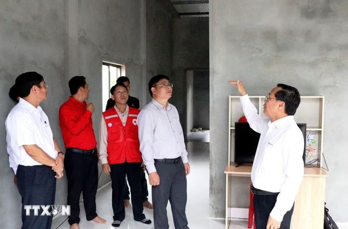 Những ngôi nhà mới là điểm tựa để các hộ dân an cư, tiếp động lực vươn lên trong cuộc sống. (Ảnh: Võ Dung/TTXVN)