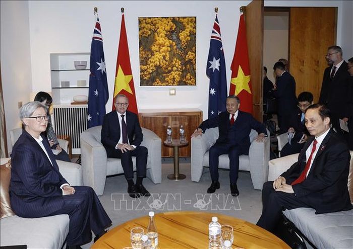 Tổng Bí thư, Chủ tịch nước Tô Lâm gặp hẹp Thủ tướng Australia Anthony Albanese. Ảnh: Thống Nhất/TTXVN