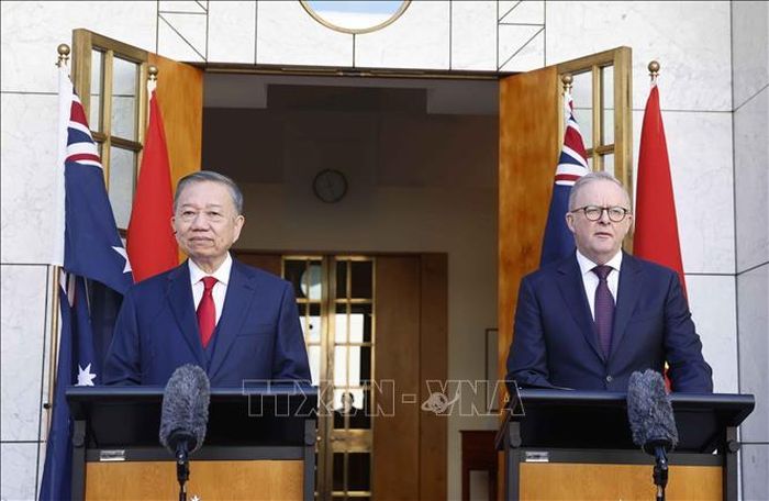 Tổng Bí thư, Chủ tịch nước Tô Lâm và Thủ tướng Australia Anthony Albanese gặp gỡ báo chí. Ảnh: Thống Nhất/TTXVN