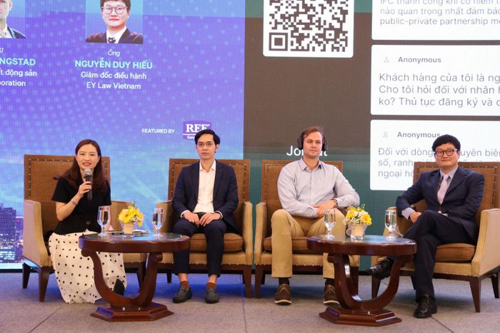 Các đại biểu tham dự đề xuất nhiều giải pháp thu hút vốn vào Trung tâm Tài chính Quốc tế tại TP Hồ Chí Minh.