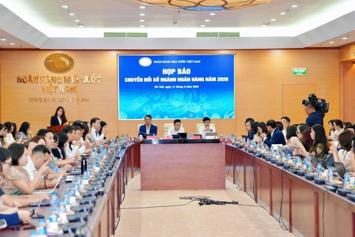 Toàn cảnh Họp báo sáng 11/8.