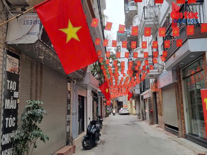 Treo cờ dịp lễ tết.