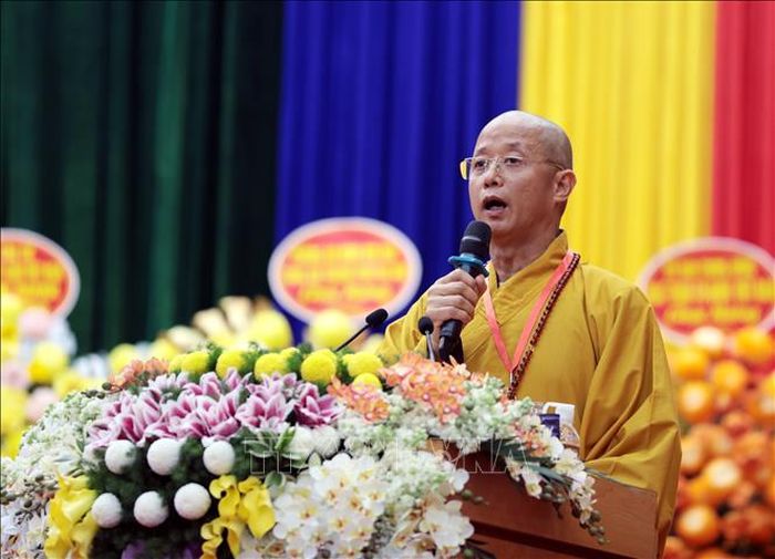 Thượng tọa Thích Minh Nghiêm, Trưởng Ban Trị sự Giáo hội Phật giáo Việt Nam tỉnh Phú Thọ phát biểu khai mạc Đại hội.