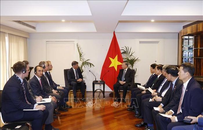 Tổng Bí thư, Chủ tịch nước Tô Lâm tiếp ông Angus Taylor, Lãnh đạo Liên đảng đối lập, Chủ tịch Đảng Tự do Australia. Ảnh: Thống Nhất/TTXVN