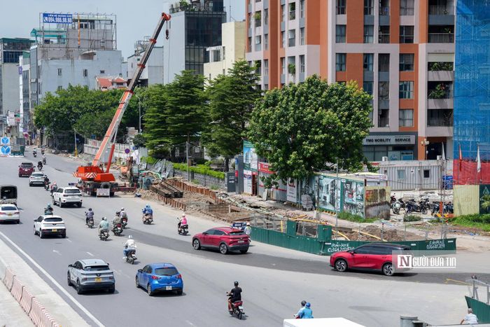 Theo phương án đầu tư, hầm chui không chỉ đơn thuần là một công trình ngầm mà còn đi kèm việc điều chỉnh, mở rộng các tuyến đường xung quanh nút giao. Hệ thống hạ tầng kỹ thuật, cây xanh, đèn tín hiệu, sơn kẻ đường và tổ chức giao thông tổng thể cũng sẽ được hoàn thiện đồng bộ.