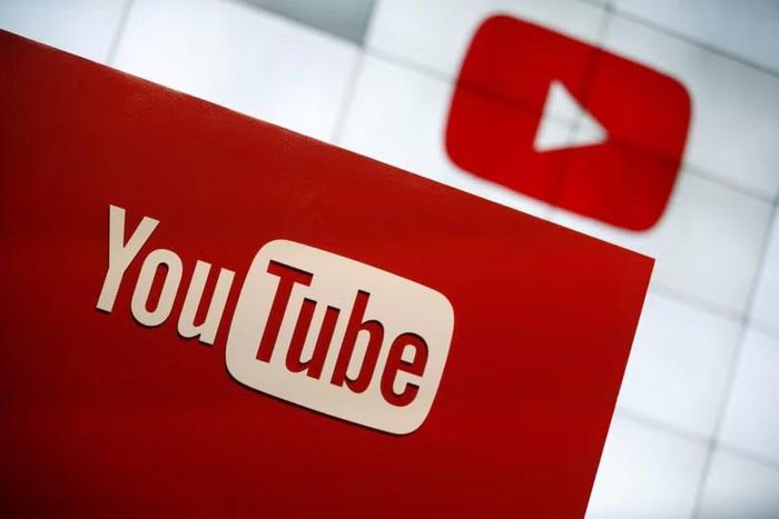 YouTube sẽ nâng điều kiện tham gia chương trình chia sẻ doanh thu từ tháng 2/2027. Ảnh: Reuters.