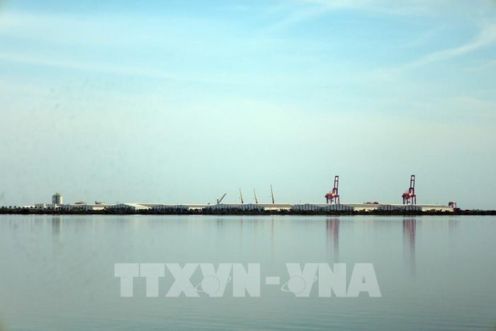 Cảng Chu Lai có hệ thống kho, bãi hiện đại. Ảnh: Đỗ Trưởng – TTXVN