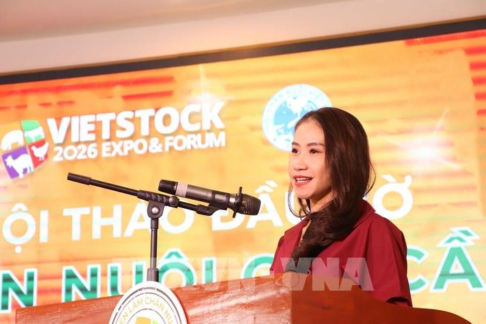 Bà Nguyễn Phương Thảo, Phó Giám đốc Phát triển dự án Informa Markets Việt Nam chia sẻ dự án chăn nuôi của Informa Markets Việt Nam tại hội thảo. Ảnh: Hồng Nhung - TTXVN