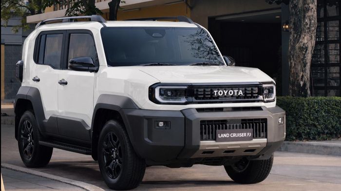 Toyota Land Cruiser FJ đạt doanh số 30 xe trong tháng đầu mở bán. Ảnh: TMV