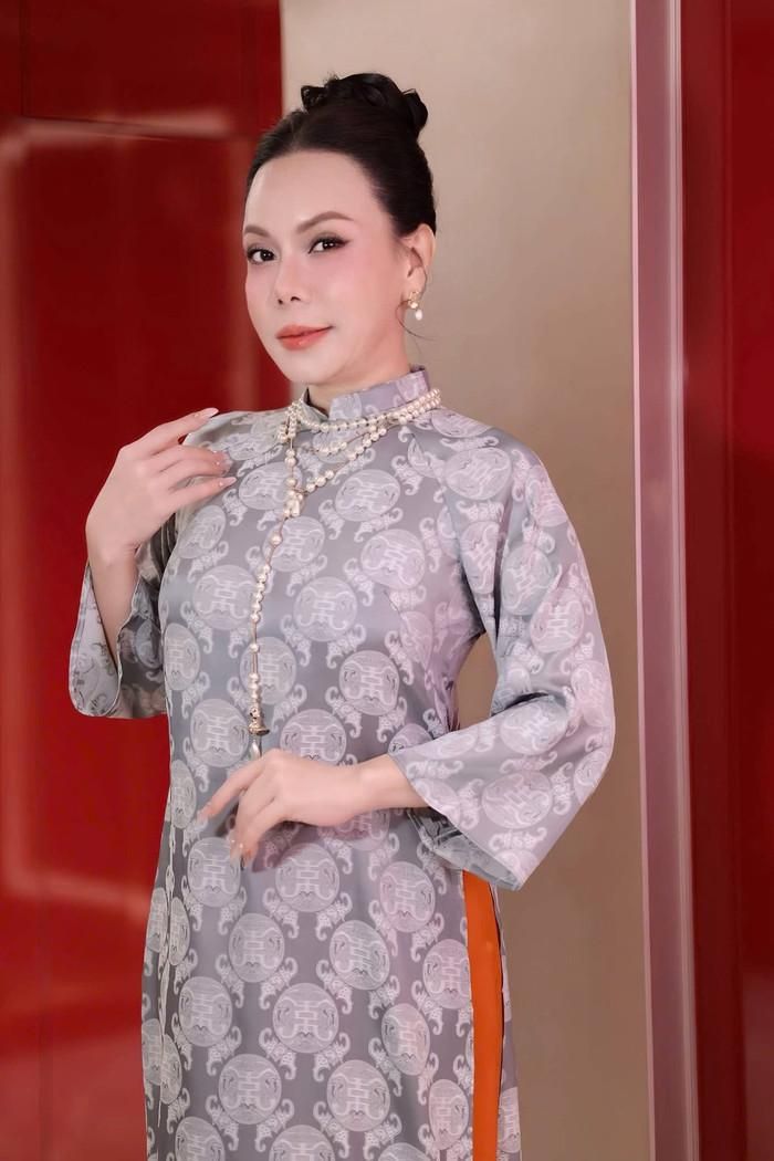 Việt Hương là nghệ sĩ nhận được nhiều sự quan tâm từ khán giả. (Ảnh: FBNV)