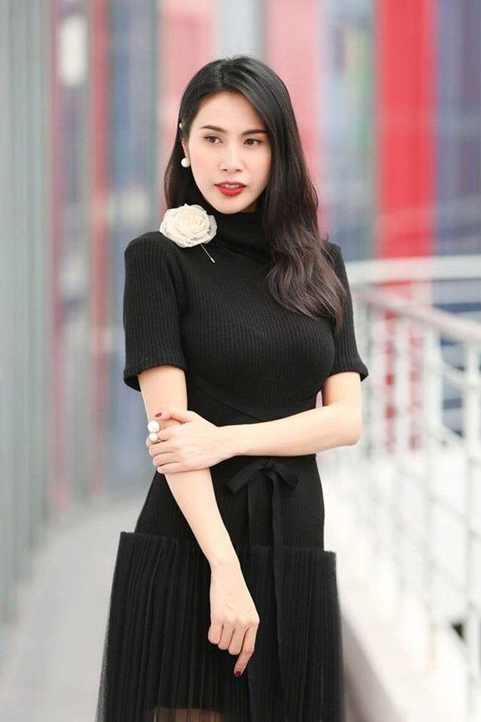 Trước đó, Thủy Tiên từng có tuyên bố muốn "buông bỏ" khiến dân tình "dậy sóng".