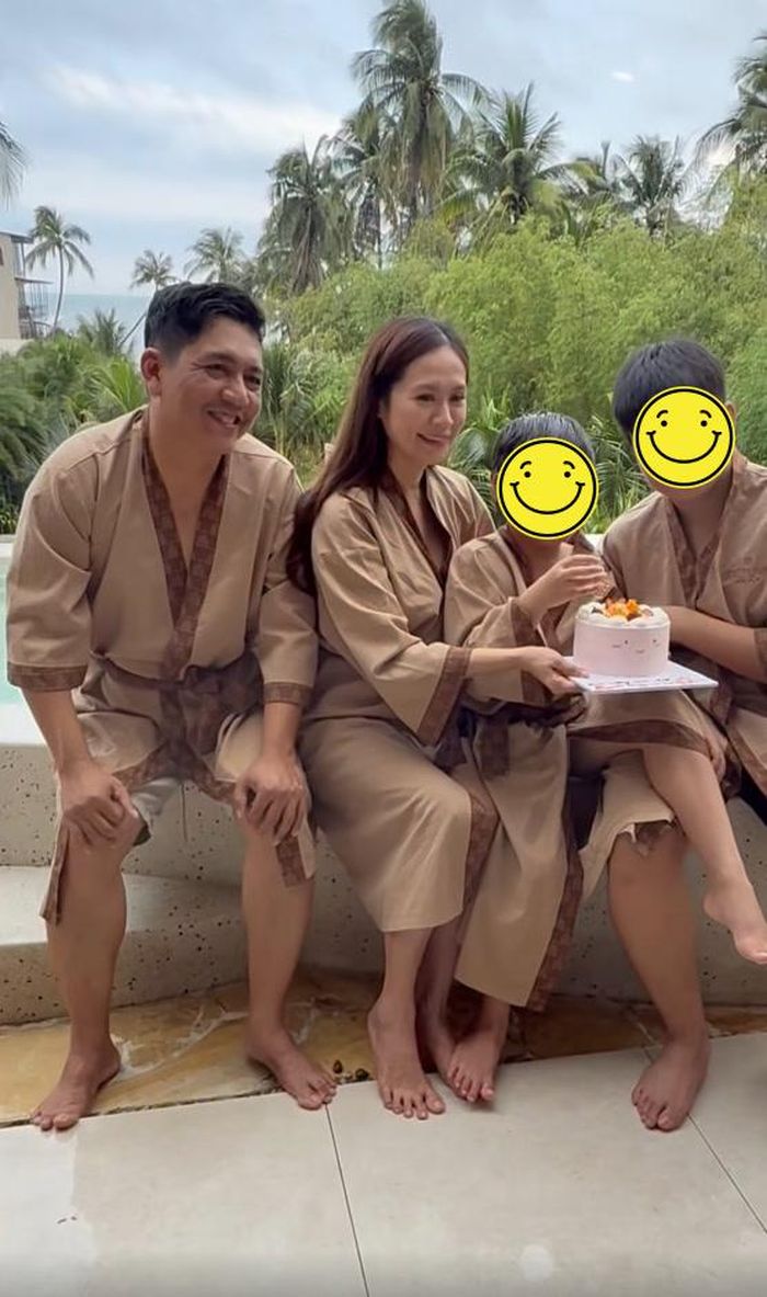 Thanh Thuý bên chồng Đức Thịnh và 2 con trai. Ảnh: Chụp màn hình FBNV