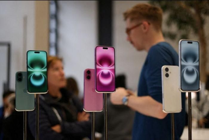 Khả năng hợp tác giữa Apple và CXMT có thể đối mặt với những trở ngại địa chính trị trong bối cảnh Mỹ tiếp tục siết kiểm soát công nghệ bán dẫn Trung Quốc. Ảnh: Reuters.