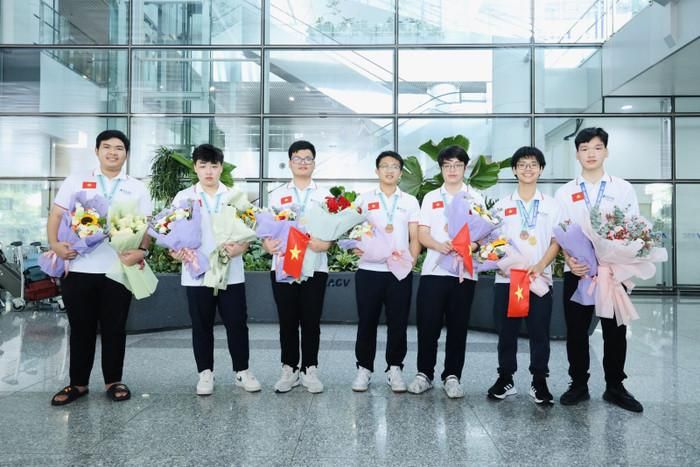 Học sinh Việt Nam giành 7 huy chương, gồm 2 Huy chương Vàng, 1 Huy chương Bạc và 4 Huy chương Đồng. Ảnh: Bộ GD&ĐT