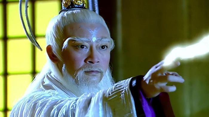 Tiêu Dao Tử là tổ sư thần bí của phái Tiêu Dao, môn phái sở hữu hàng loạt tuyệt học khác thường trong Thiên Long Bát Bộ.