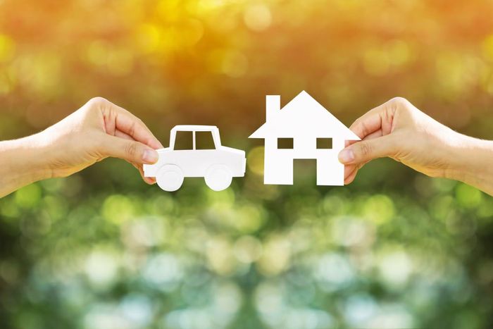Đa số ý kiến đều cho rằng nhà và xe nên chia đôi