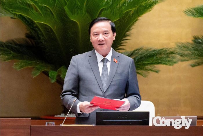 Phó Chủ tịch Quốc hội Nguyễn Khắc Định điều hành nội dung thảo luận (Ảnh: Cổng TTĐT Quốc hội)