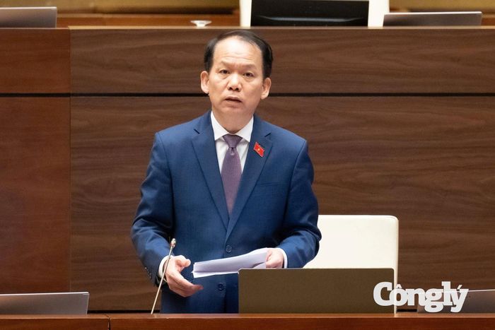 Bộ trưởng Bộ Tư pháp Hoàng Thanh Tùng