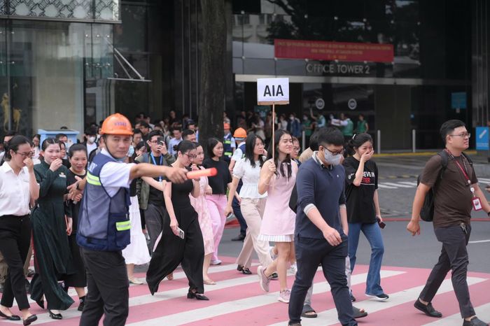 Vai trò quan trọng của lực lượng phòng cháy, chữa cháy tại chỗ ngay từ thời điểm đám cháy mới phát sinh. ( Ảnh: Công an TP.HCM)