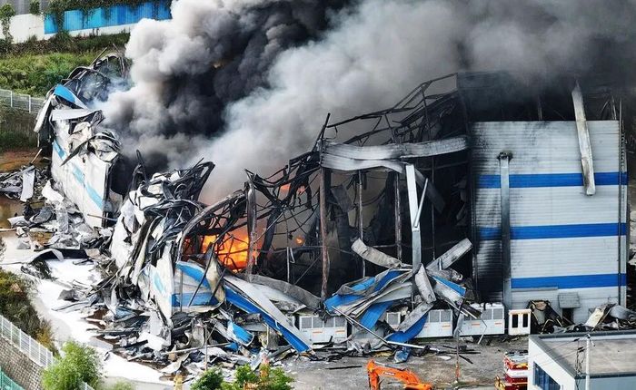Điều đáng mừng là chưa có thương vong về người được ghi nhận trong vụ cháy. Ảnh: Yonhap News
