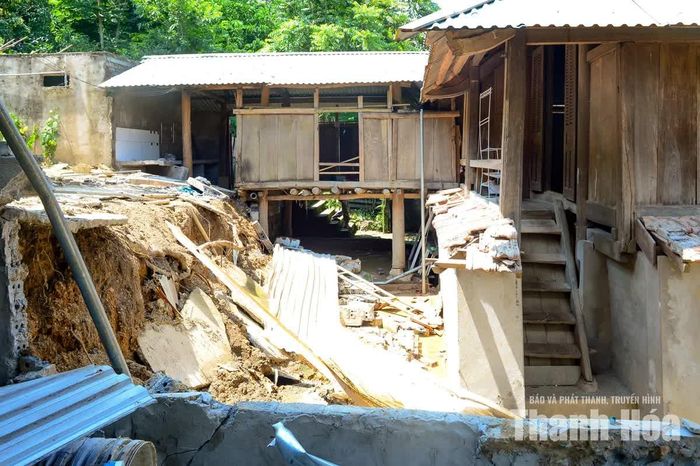 Đặc biệt, trong trường hợp khu vực không bảo đảm an toàn để người dân sinh sống lâu dài, xã Quan Sơn đề nghị UBND tỉnh quan tâm chỉ đạo, sớm bố trí thực hiện khu tái định cư bản Thanh Sơn, qua đó sắp xếp người dân đến nơi ở mới an toàn, ổn định trong năm 2026.