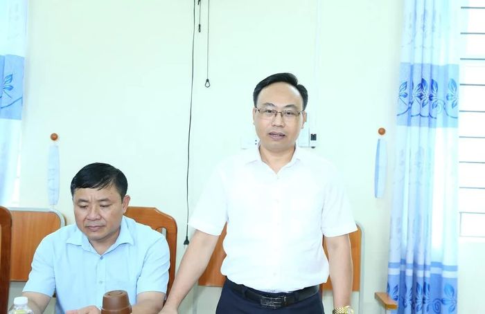 Lãnh đạo xã Trung Thành phát biểu tại buổi làm việc.