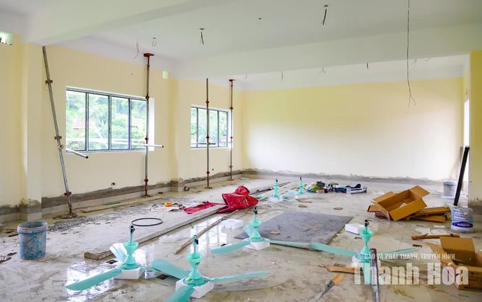 Cũng theo lãnh đạo UBND xã Tam Lư, UBND tỉnh Thanh Hóa đã chỉ đạo các sở, ngành, chủ đầu tư và đơn vị thi công tập trung tháo gỡ khó khăn, rà soát từng hạng mục, điều chỉnh phương án tổ chức thi công, ưu tiên giải quyết về nhân lực, vật tư để sớm bàn giao công trình.