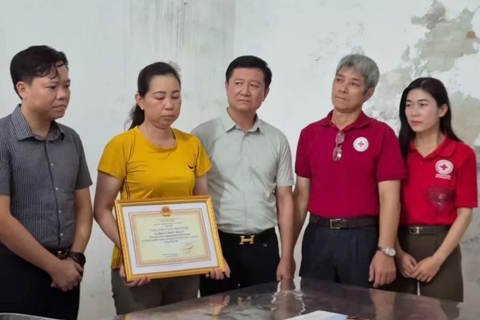 Hội Chữ thập đỏ tỉnh ghi nhận nghĩa cử cao đẹp của gia đình khi quyết định hiến tặng mô, tạng của người thân, giúp đem lại cơ hội sống cho những người bệnh.