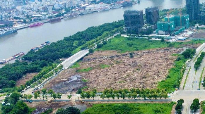 Trong khi đó, đường Nguyễn Thiện Thành (R3) dài khoảng 3 km, rộng 28,1 m, chạy dọc bờ sông Sài Gòn.Tuyến đường hiện cơ bản hoàn thiện.