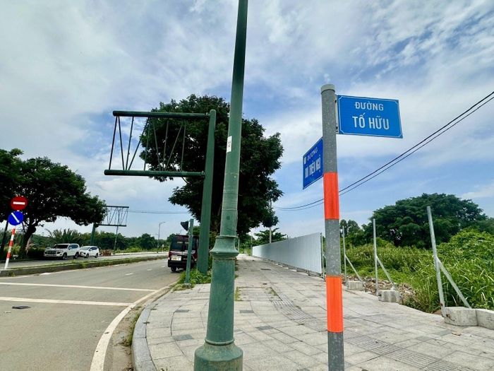 Một số đoạn của tuyến đã được hoàn thiện từ nhiều năm trước. Tuy nhiên, do nhiều khu chức năng tại Thủ Thiêm chưa hoàn thiện, lưu lượng phương tiện trên tuyến hiện vẫn tương đối thấp.