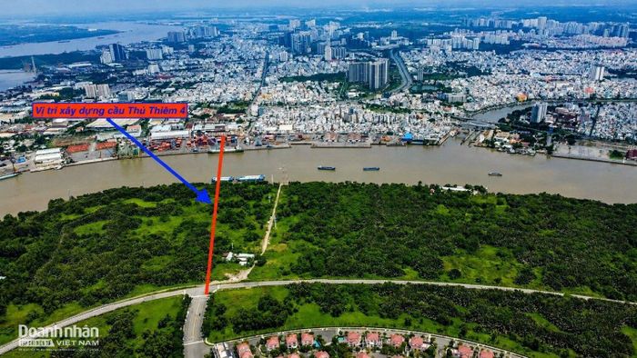 Một dự án hạ tầng khác đang nhận được sự quan tâm lớn là cầu Thủ Thiêm 4. Công trình có vai trò kết nối khu vực phường Tân Thuận với phường An Khánh, đồng thời mở thêm hướng kết nối giữa khu Nam TP HCM và Khu đô thị mới Thủ Thiêm.