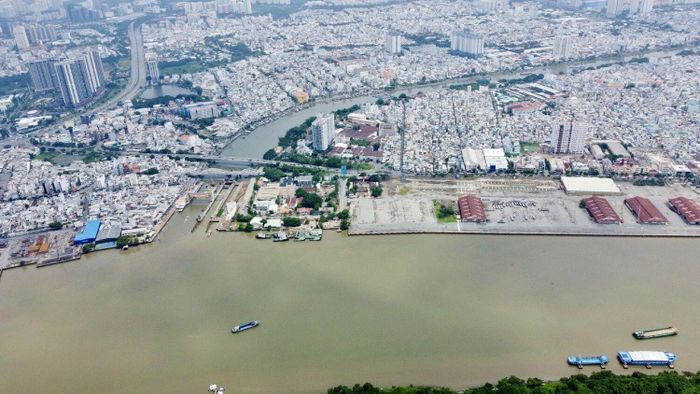 Điểm đầu dự án khu vực giao với cầu Tân Thuận 2 thuộc phường Tân Thuận. Điểm cuối kết nối với đường Nguyễn Cơ Thạch của Khu đô thị mới Thủ Thiêm, thuộc phường An Khánh.