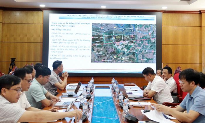  Hội nghị xem xét thực trạng hệ thống tiêu thoát nước cho các khu công nghiệp trong năm 2026. 