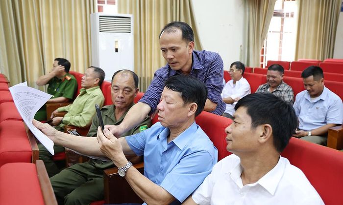  Phường Cảnh Thụy tập huấn, hướng dẫn cán bộ các tổ dân phố phương pháp thu thập dữ liệu đất đai trên địa bàn. 