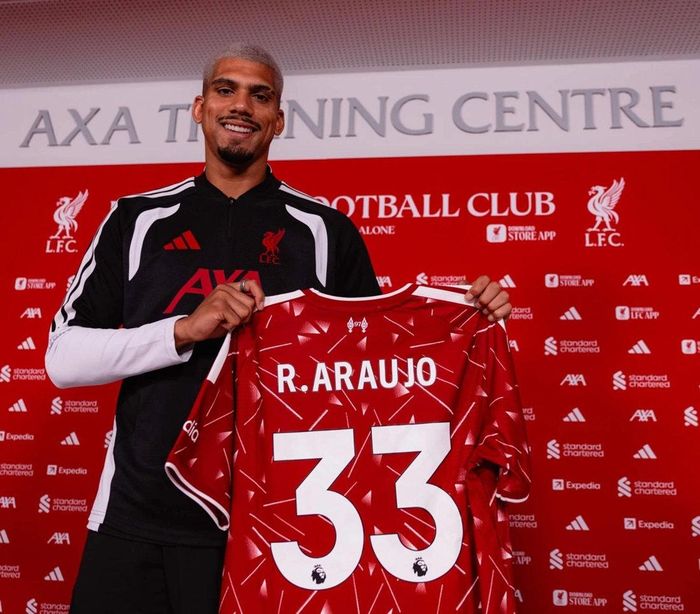Liverpool muốn tiếp tục vung tiền gia cố lực lượng sau khi có sự phục vụ của Ronald Araujo.