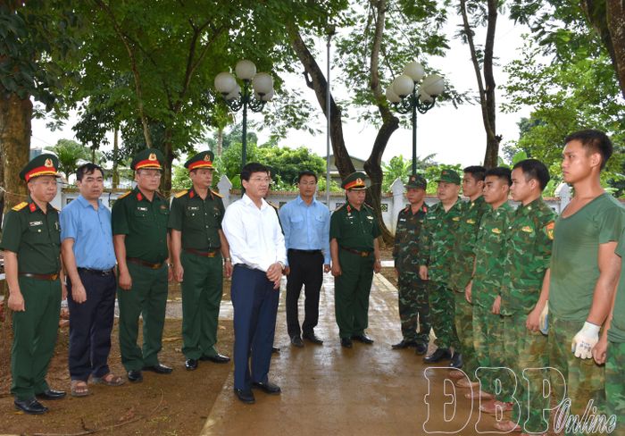 Phó Bí thư Tỉnh ủy Mùa A Vảng động viên cán bộ, chiến sĩ và các lực lượng tham gia Chiến dịch 500 ngày đêm đẩy mạnh thực hiện tìm kiếm, quy tập và xác định danh tính hài cốt liệt sĩ tại Nghĩa trang Liệt sĩ quốc gia Độc Lập.
