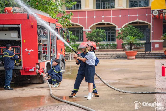 Hình ảnh buổi tuyên truyền, trải nghiệm của các em học sinh