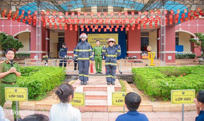Hình ảnh buổi tuyên truyền, trải nghiệm của các em học sinh