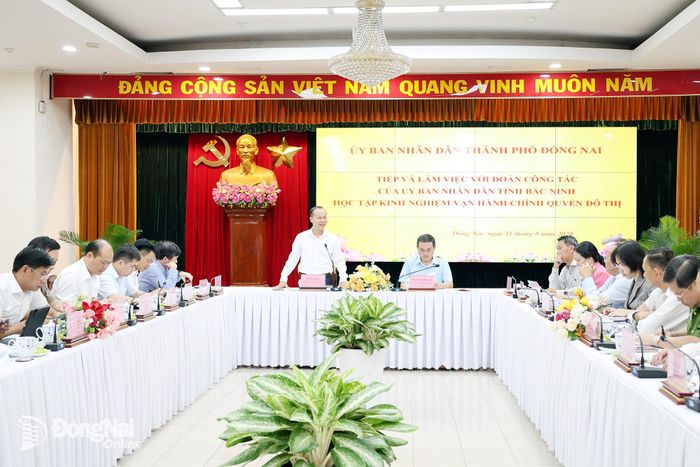 Ủy viên Ban Thường vụ Tỉnh ủy, Phó Chủ tịch Thường trực UBND tỉnh Bắc Ninh Mai Sơn phát biểu tại buổi làm việc. Ảnh: Hồ Thảo