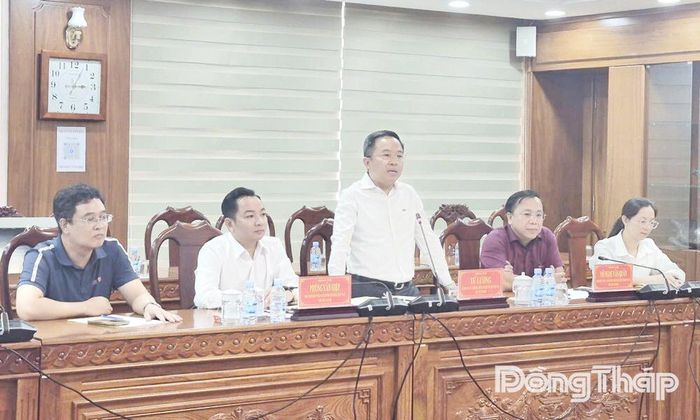 Đồng chí Từ Lương, Bí thư Đảng ủy, Giám đốc Trung tâm làm Trưởng đoàn.