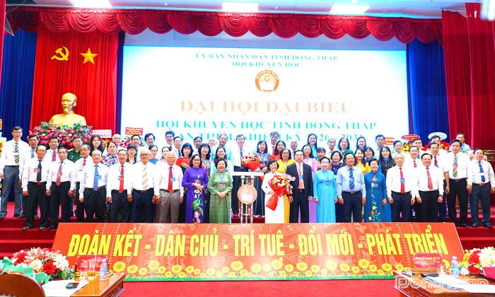 Đại biểu chụp ảnh lưu niệm tại Đại hội.