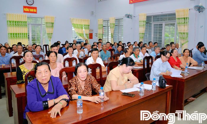 Quang cảnh tiếp xúc cử tri phường Thanh Hòa.