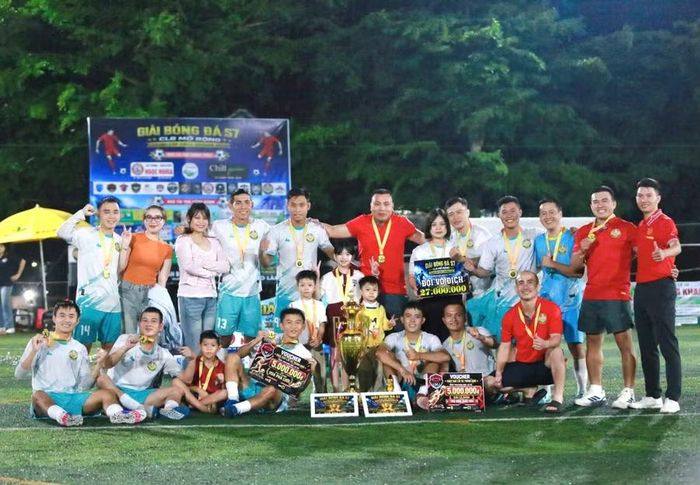 Đội bóng DVTC Hồng Anh vô địch Giải bóng đá S7 CLB mở rộng Garden Chill Cup 2026. Ảnh: BTC