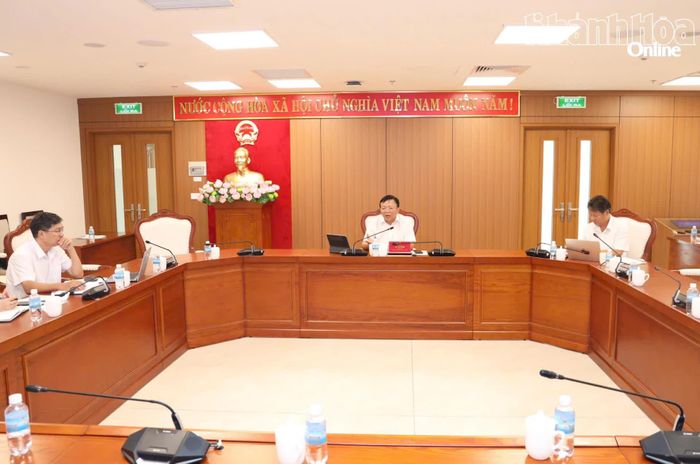Quang cảnh cuộc họp.