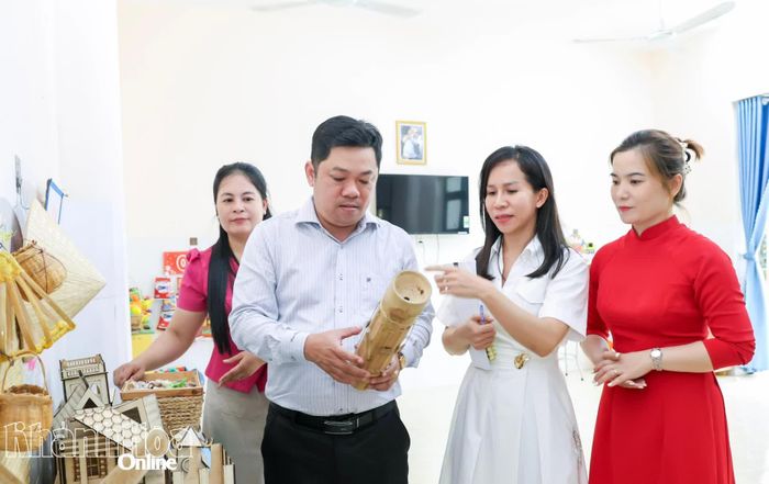 Khảo sát việc tổ chức các lớp học tại Trường Mầm non Anh Đào.
