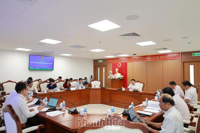 Quang cảnh cuộc họp.