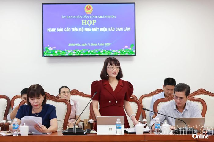 Lãnh đạo Sở Nông nghiệp và Môi trường phát biểu tại cuộc họp.