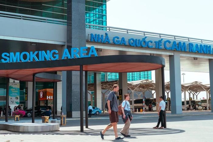 Cảng Hàng không quốc tế Cam Ranh.