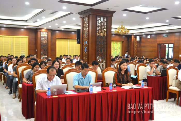 Các đại biểu và học viên dự khai mạc hội nghị triển khai, tập huấn nghiệp vụ công tác xử lý vi phạm hành chính năm 2026