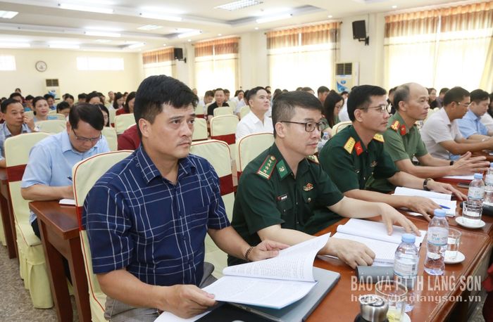Các đại biểu dự hội nghị